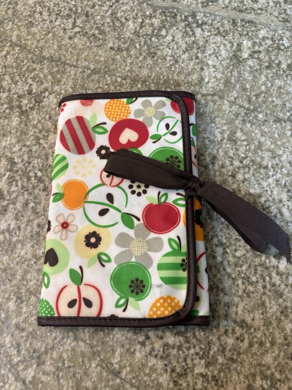 Thirty-One Multicolor Fabric Women's Organizer Day Planner Apple Floral Notepad
